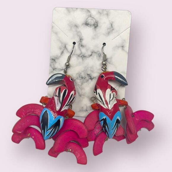 Vinatge Handmade Pink Wood Parrot Earring - Picture 1 of 6